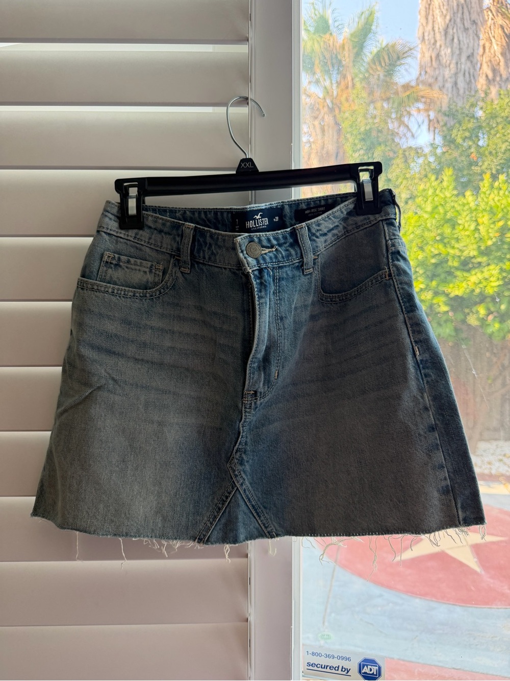 NWT Hollister High Rise Denim Mini Skirt Raw Hem Light Wash W28